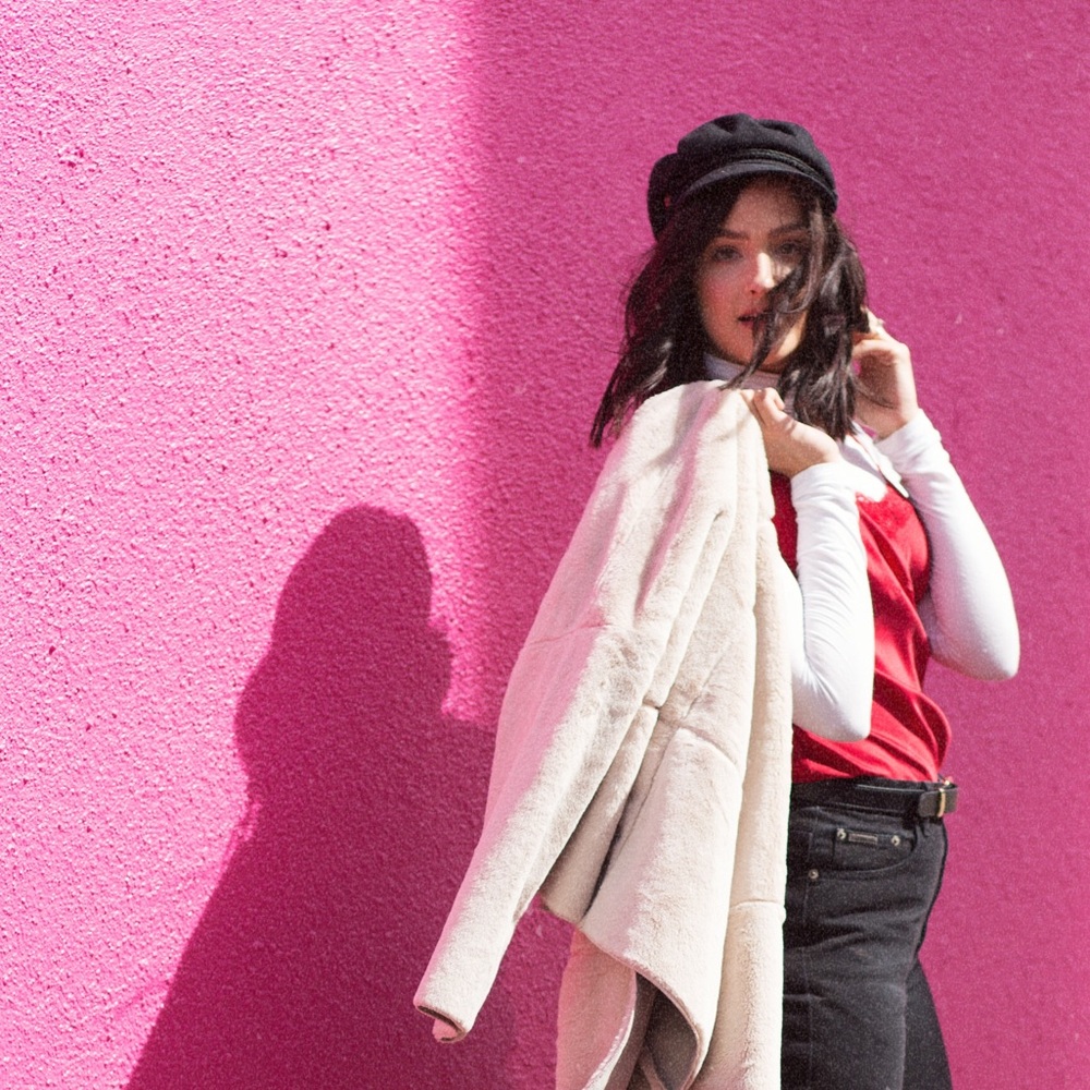 Meet your Posher, Caitlin